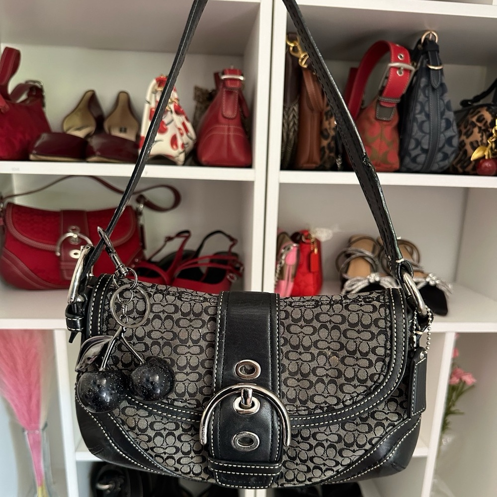 Gray Black Y2K Coach SoHo 🖤
